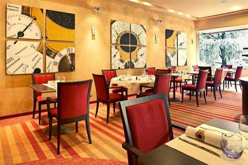Mercure Besancon Parc Micaud - Hotel & Bar Bagian luar foto
