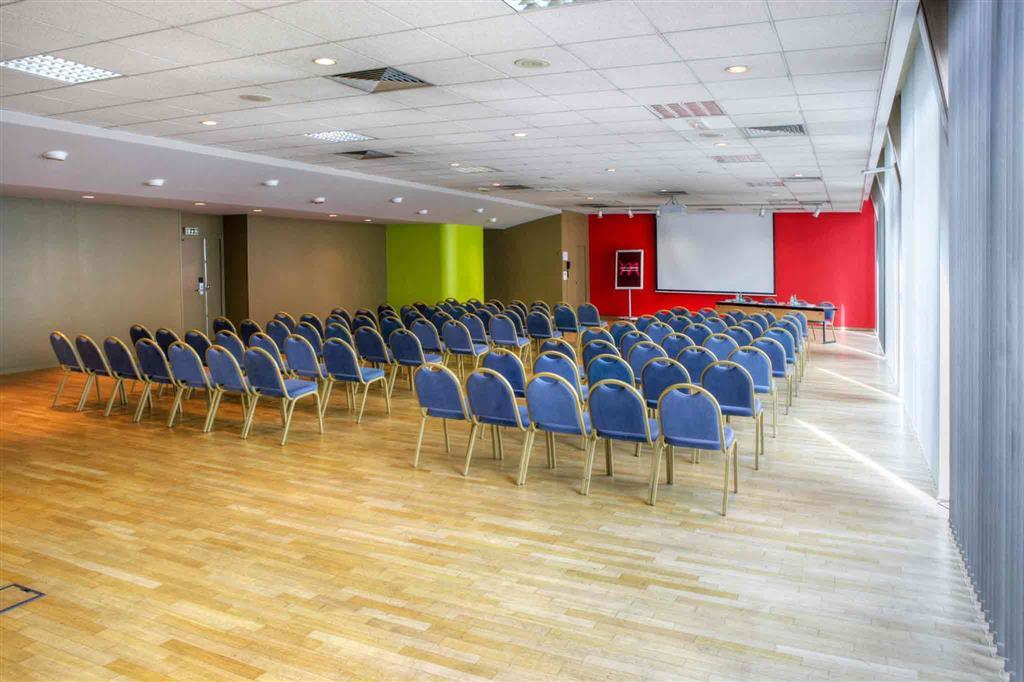 Mercure Besancon Parc Micaud - Hotel & Bar Bagian luar foto