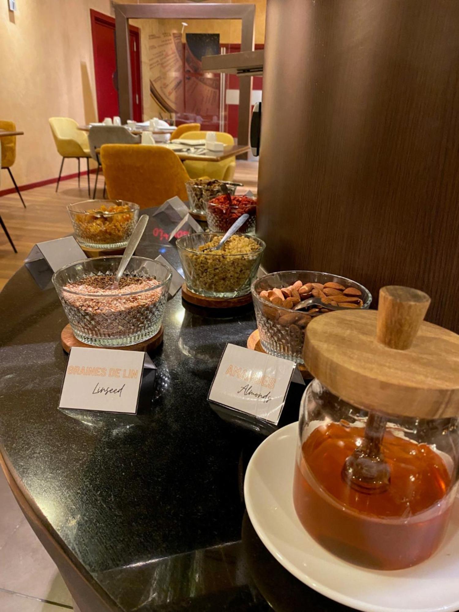 Mercure Besancon Parc Micaud - Hotel & Bar Bagian luar foto