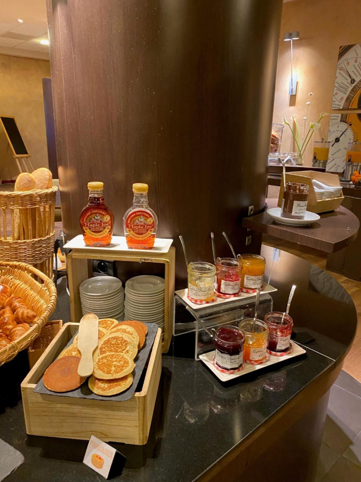 Mercure Besancon Parc Micaud - Hotel & Bar Bagian luar foto