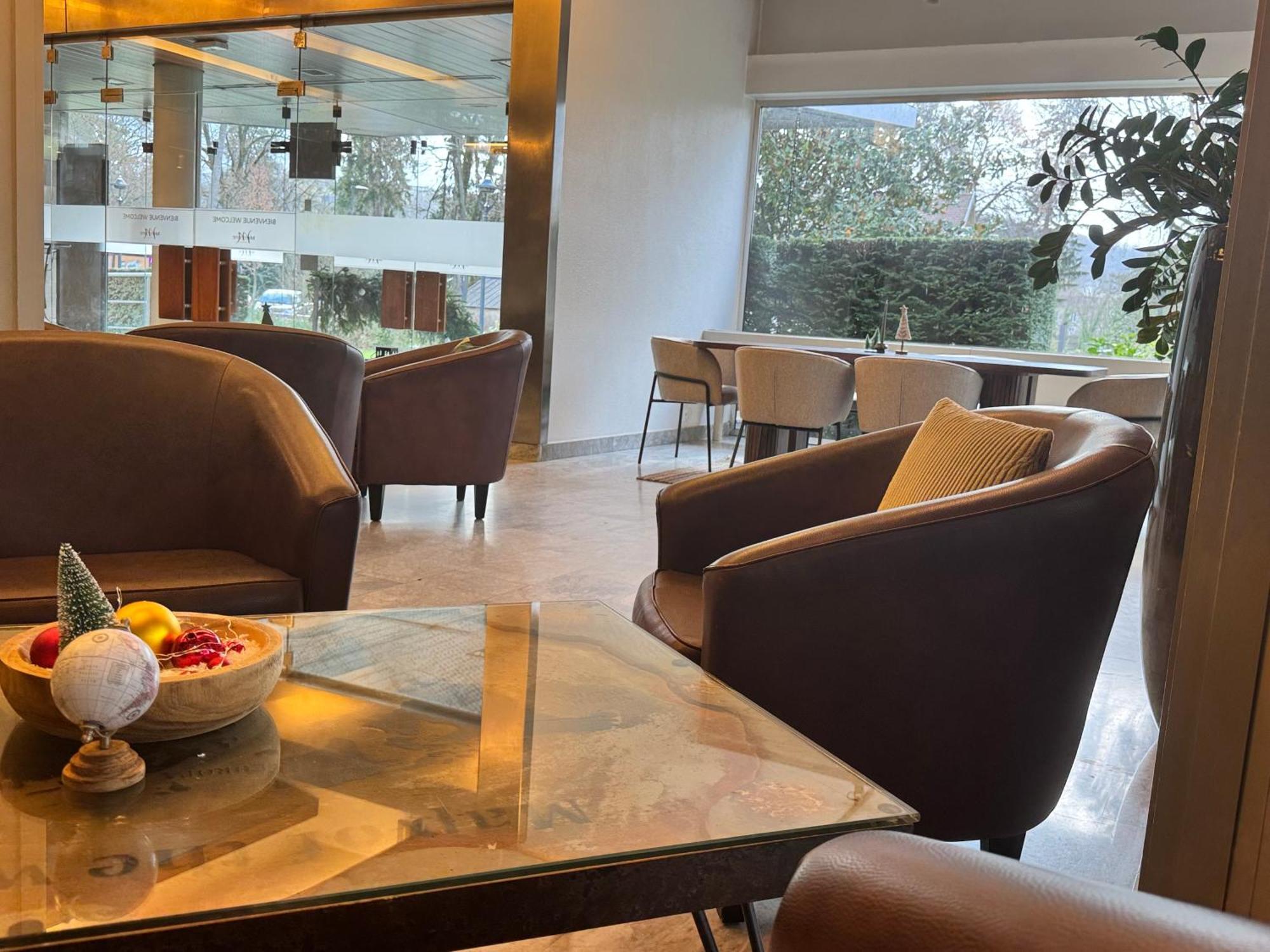 Mercure Besancon Parc Micaud - Hotel & Bar Bagian luar foto