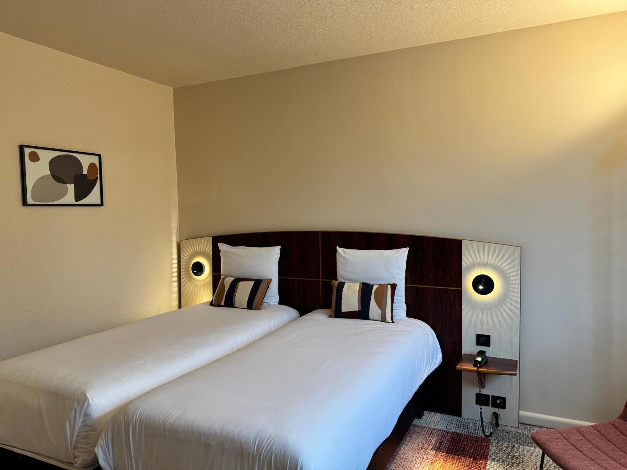 Mercure Besancon Parc Micaud - Hotel & Bar Bagian luar foto