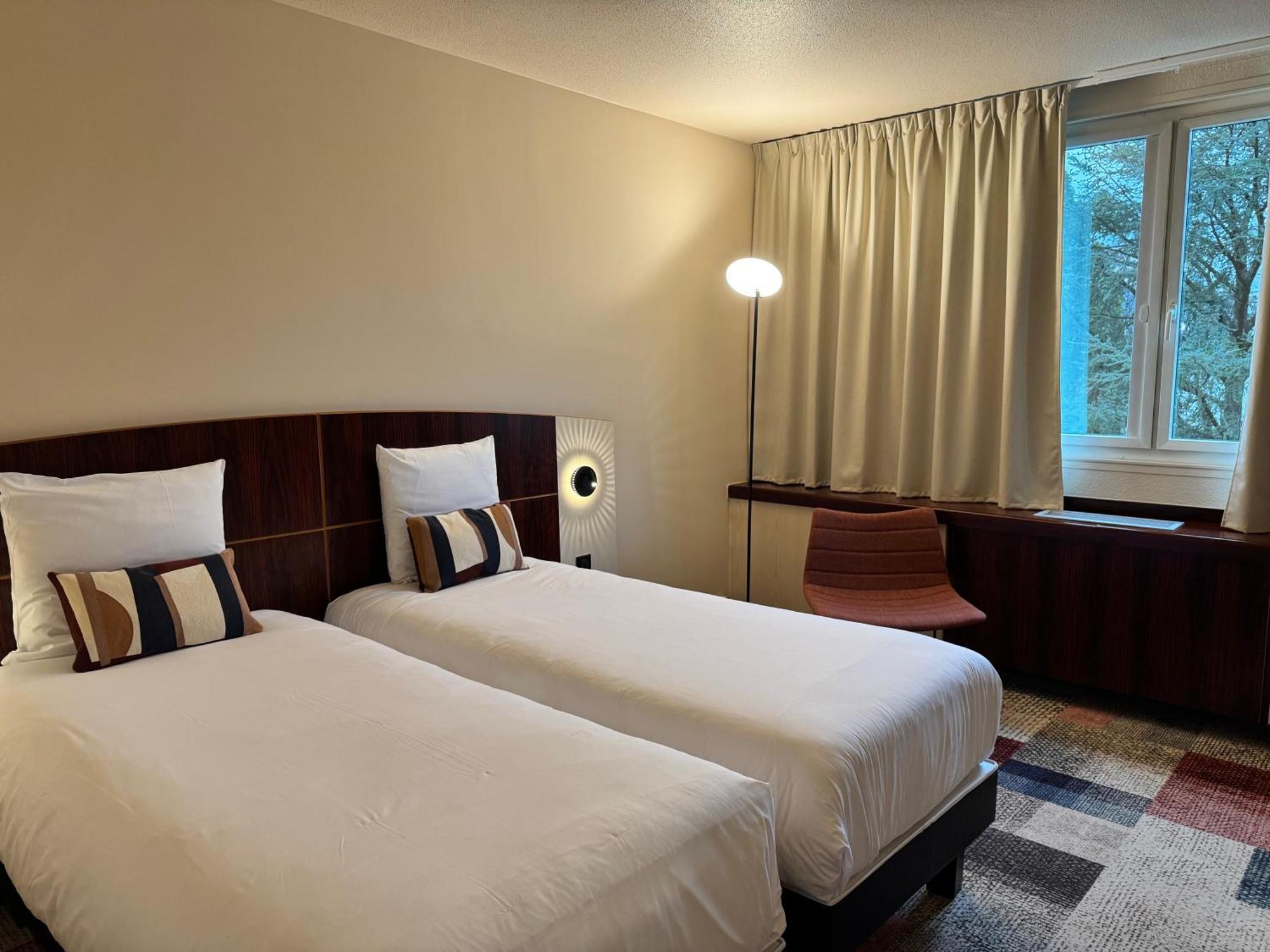 Mercure Besancon Parc Micaud - Hotel & Bar Bagian luar foto
