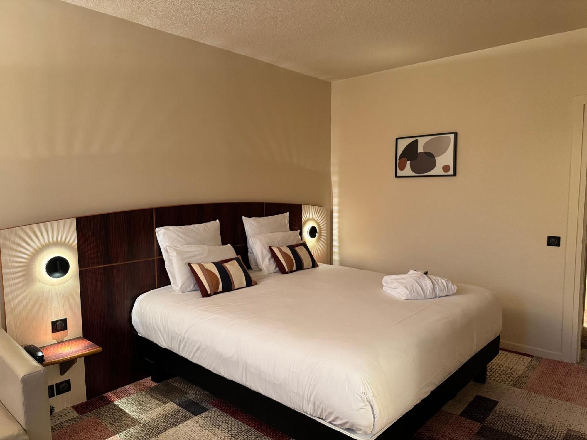 Mercure Besancon Parc Micaud - Hotel & Bar Bagian luar foto