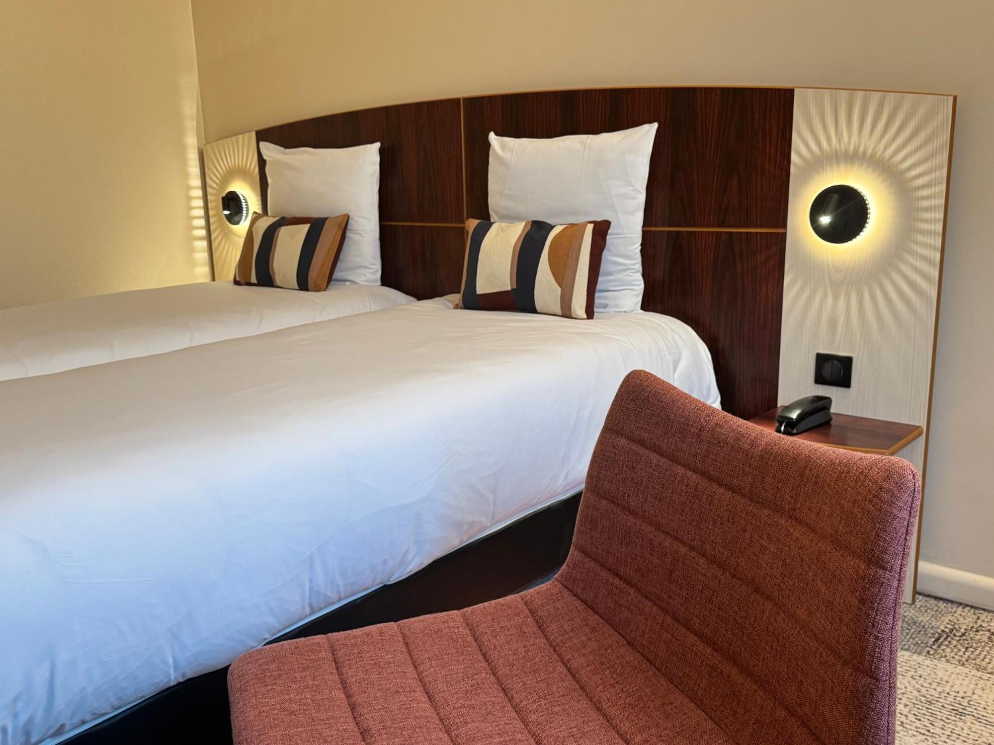 Mercure Besancon Parc Micaud - Hotel & Bar Bagian luar foto