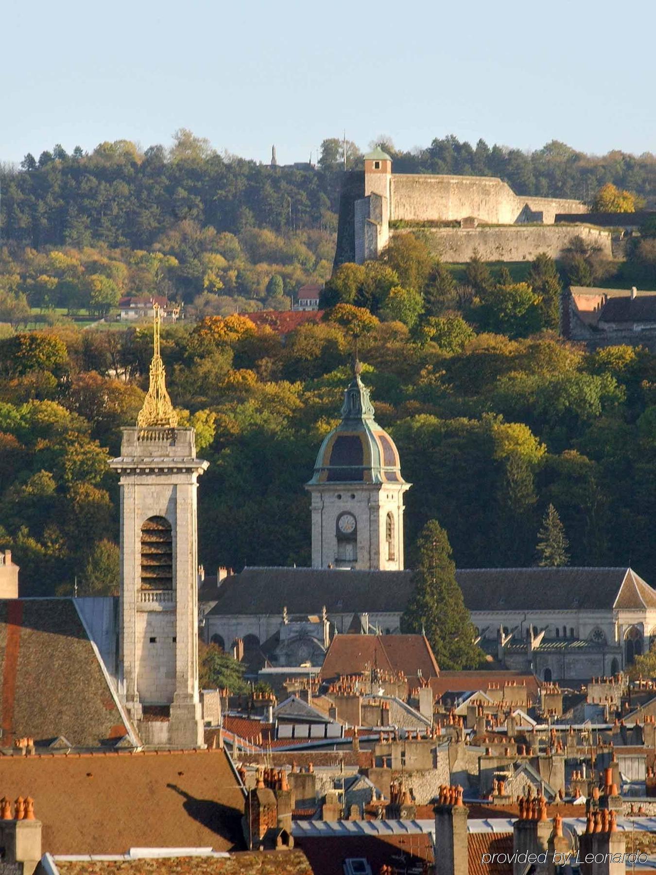 Mercure Besancon Parc Micaud - Hotel & Bar Bagian luar foto
