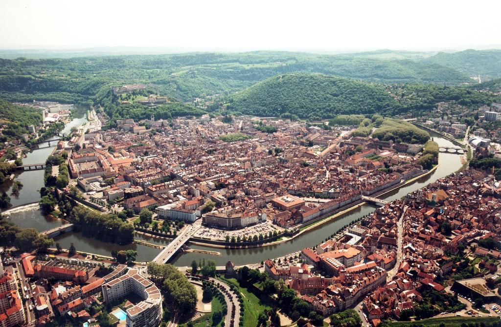 Mercure Besancon Parc Micaud - Hotel & Bar Bagian luar foto
