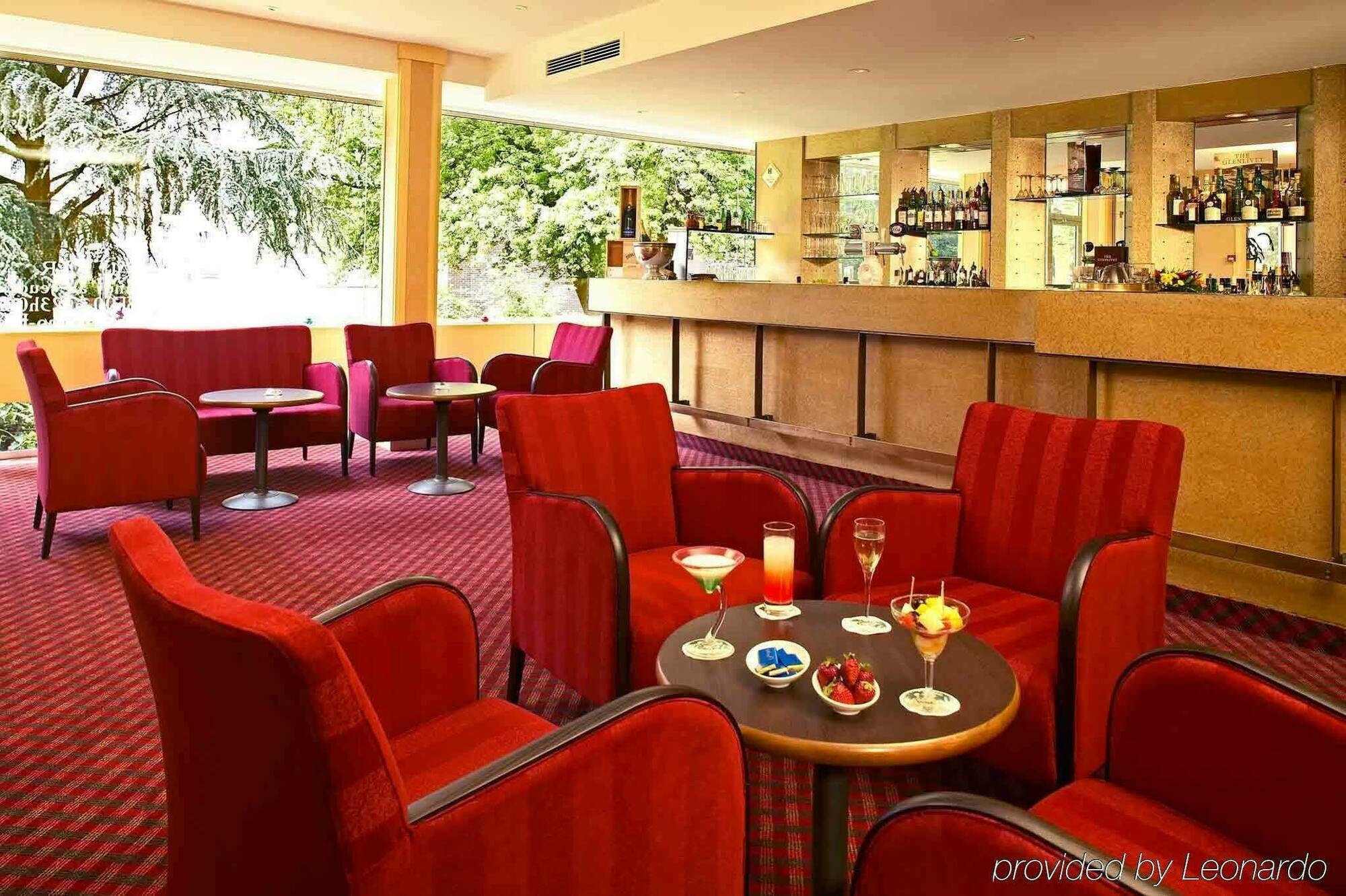 Mercure Besancon Parc Micaud - Hotel & Bar Bagian luar foto